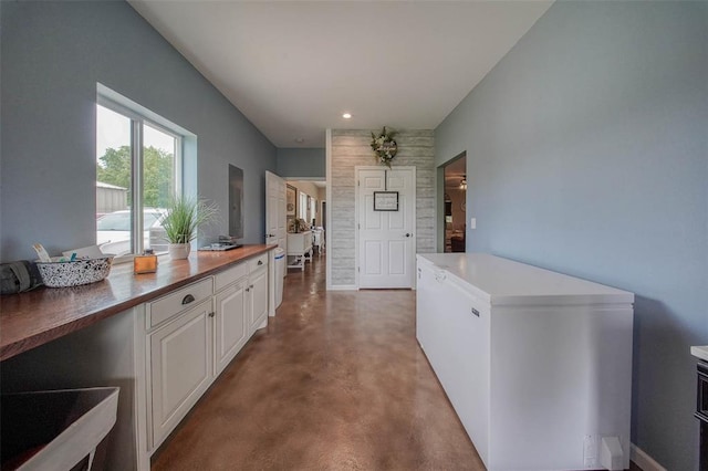 14901 State Route Ff, Edgar Springs, MO 65462 - hall with finished concrete floors and recessed lighting