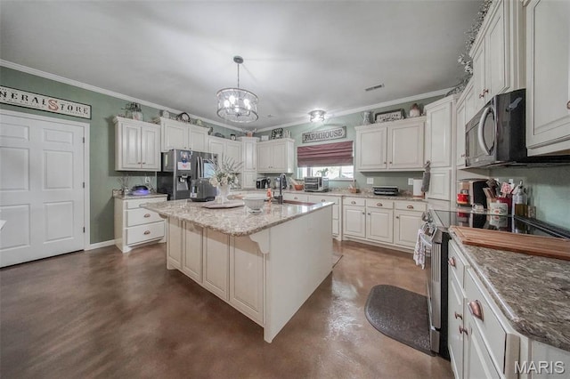 14901 State Route Ff, Edgar Springs, MO 65462 - kitchen with stainless steel appliances, concrete flooring, ornamental molding, a kitchen island with sink, and a chandelier