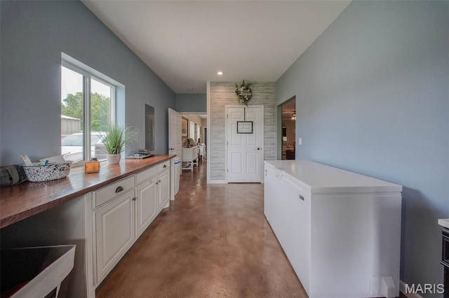 14901 State Route Ff, Edgar Springs, MO 65462 - corridor with finished concrete floors and recessed lighting