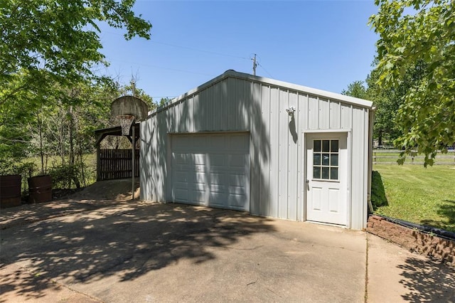 114 Fairlane Dr, Ironton, MO 63650 - detached garage with driveway