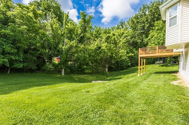614 Palisades View Dr, Eureka, MO 63025 - view of green lawn featuring a deck