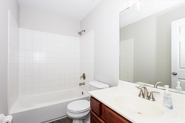 614 Palisades View Dr, Eureka, MO 63025 - bathroom featuring vanity, toilet, and bathtub / shower combination