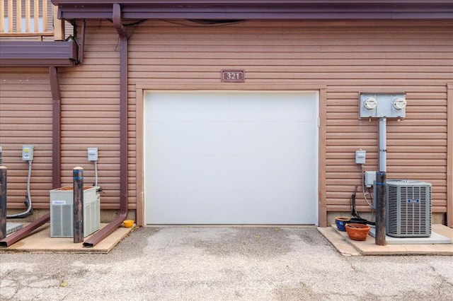 321 Kipling Way Unit G, Weldon Spring, MO 63304 - garage with central AC and driveway