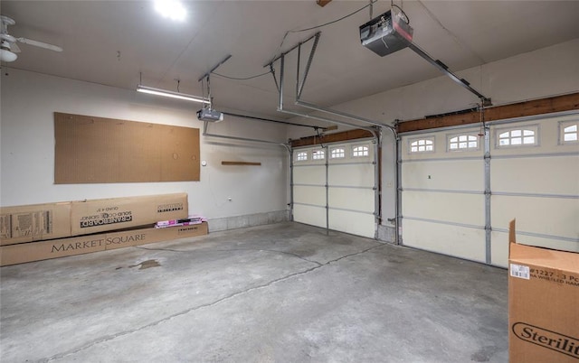 1104 Turkey Run, Rolla, MO 65401 - garage featuring a garage door opener