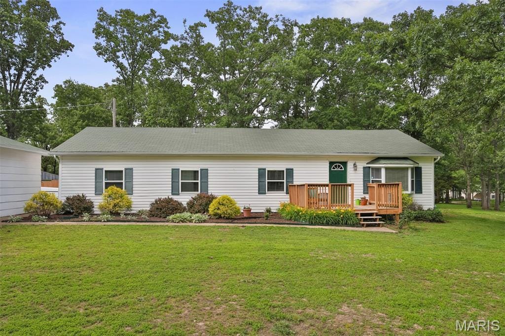 1192 Crabapple Ln, Saint Clair, MO 63077 - single story home featuring a deck and a front lawn
