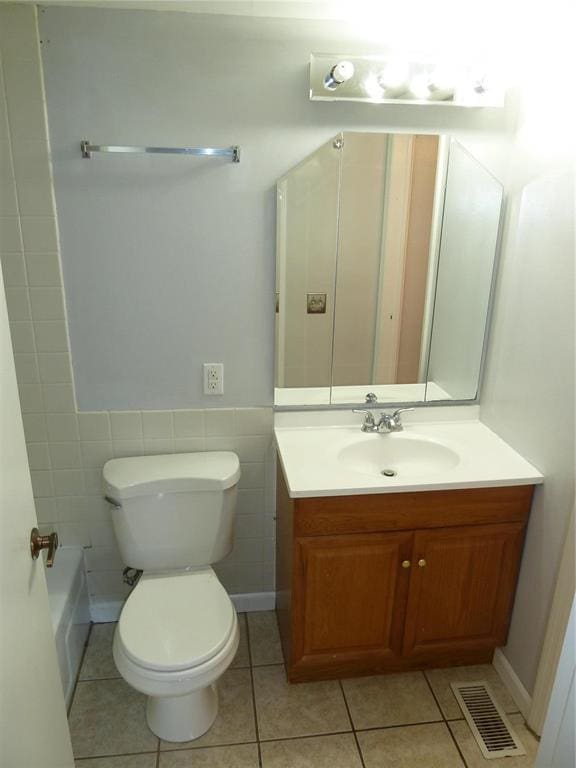 1133 Appleseed Ln Unit B, Saint Louis, MO 63132 - full bath with vanity, toilet, and tile patterned flooring