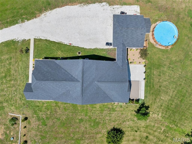125 Foxwoods Ct, Troy, MO 63379 - aerial view of property and surrounding area with a pool