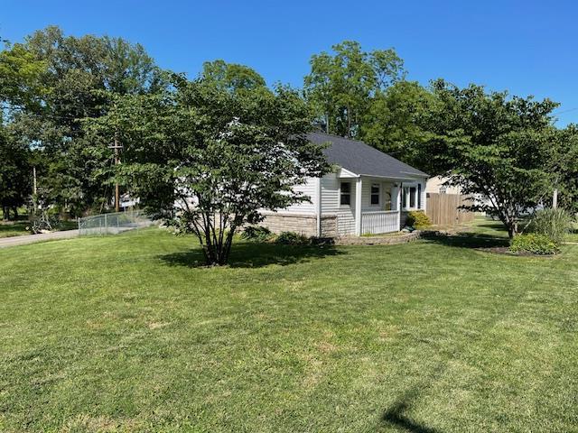 212 E N St, Benton, MO 63736 - view of yard