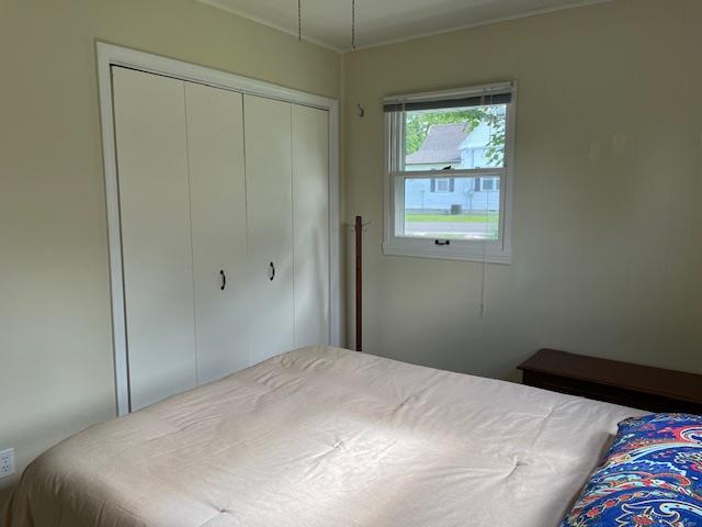 212 E N St, Benton, MO 63736 - bedroom with a closet