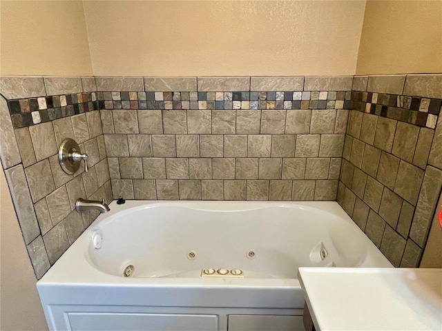17250 Brewster Ln, Crocker, MO 65452 - full bath featuring a whirlpool tub