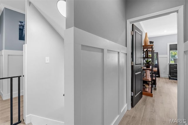28 Millwell Dr, Maryland Heights, MO 63043 - corridor featuring light wood-type flooring