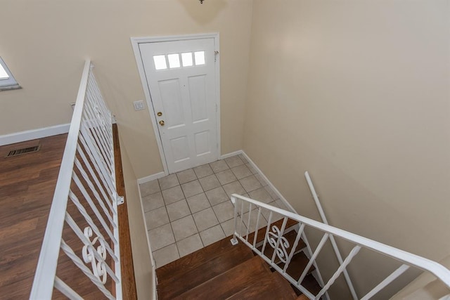 505 Stephanie Ln, Manchester, MO 63011 - foyer featuring baseboards and tile patterned floors