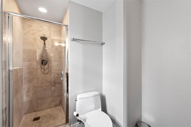603 Westgate Ave Unit 603E, Saint Louis, MO 63130 - bathroom featuring toilet, a stall shower, and recessed lighting