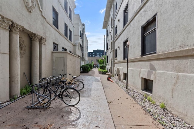 603 Westgate Ave Unit 603E, Saint Louis, MO 63130 - view of concrete alley