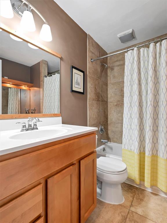 737 Settler Rd, Fenton, MO 63026