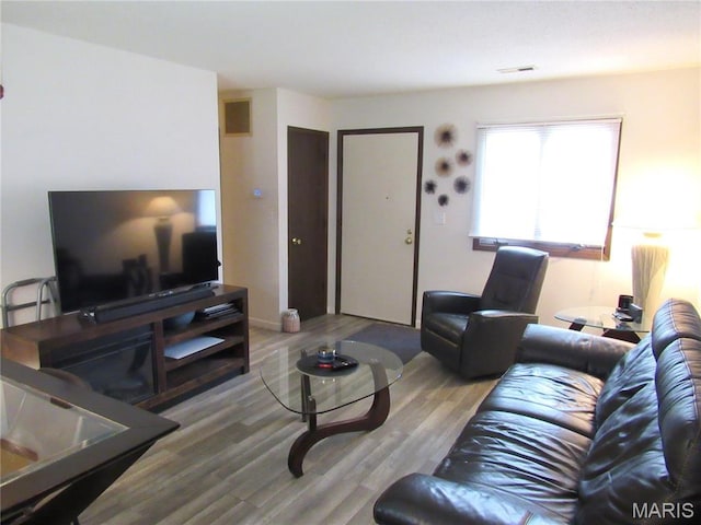 1826 Muny Vista Ct Unit B, Alton, IL 62002 - living area featuring wood finished floors