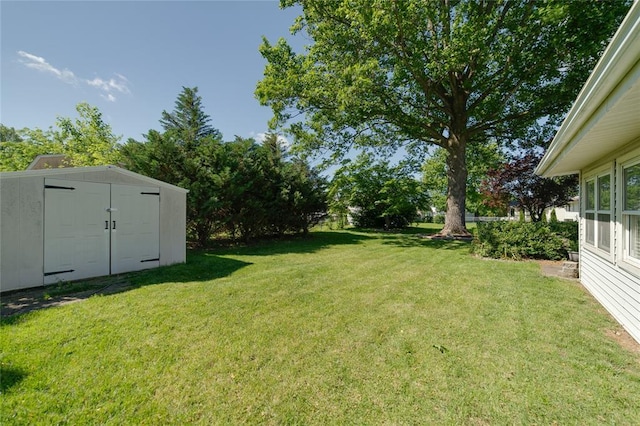 204 Chestnut Dr, Saint Charles, MO 63301 - view of grassy yard