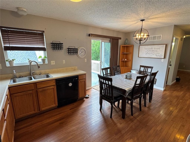 102 Riverview Bend Estates Dr, Crystal City, MO 63019 - dining space featuring dark wood-type flooring, a textured ceiling, and a chandelier