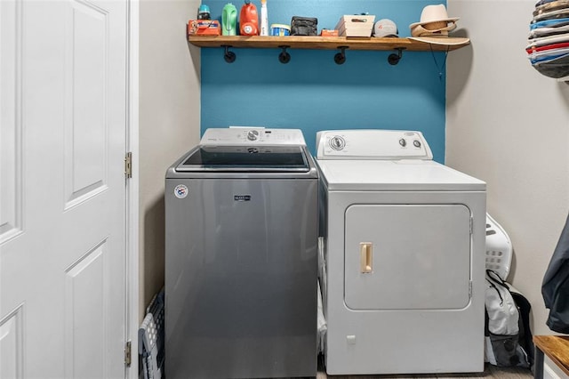 1519 Progress Ln, Belleville, IL 62221 - laundry area featuring independent washer and dryer