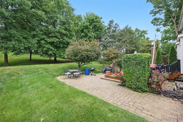 1575 Uthoff Dr, Fenton, MO 63026 - view of green lawn featuring a patio