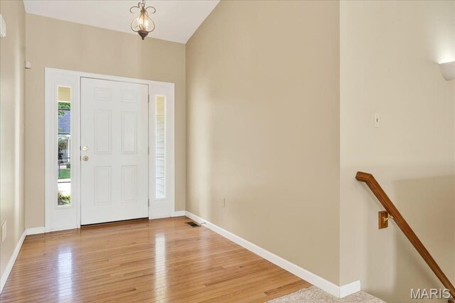 1423 Villas Estates Dr, Saint Louis, MO 63026 - foyer featuring light wood-type flooring and baseboards