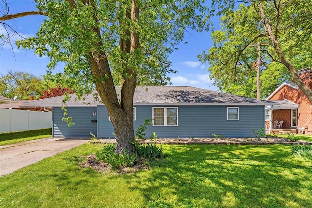 113 Brand Ave, Red Bud, IL 62278 - view of front facade with driveway