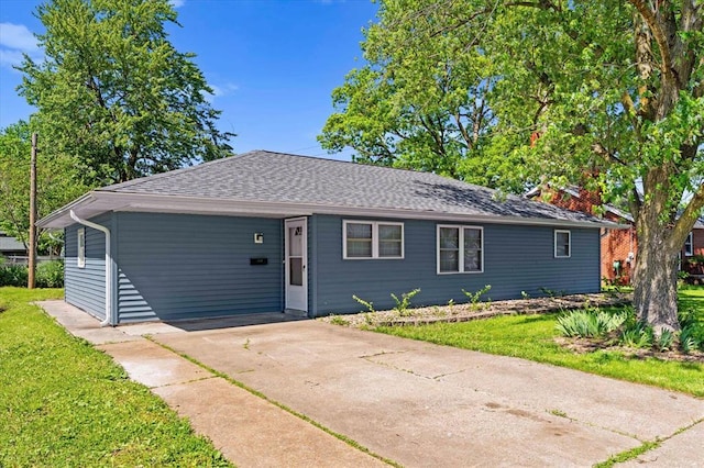 113 Brand Ave, Red Bud, IL 62278 - ranch-style home featuring roof with shingles, a front yard, and driveway