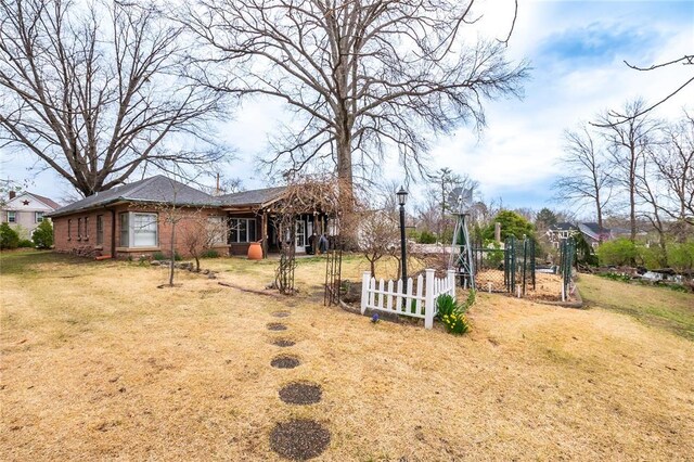 12810 Big Bend Rd, Kirkwood, MO 63122 - view of yard