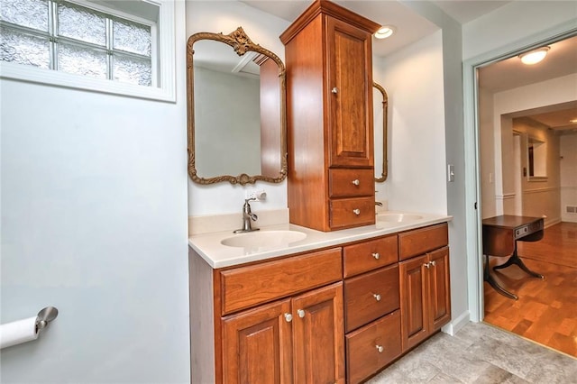 12810 Big Bend Rd, Kirkwood, MO 63122 - full bath featuring double vanity
