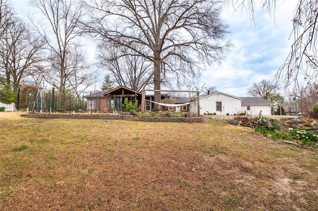 12810 Big Bend Rd, Kirkwood, MO 63122 - view of green lawn
