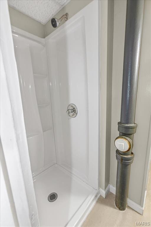 3368 S Suncrest Ave, Saint Louis, MO 63114 - full bathroom featuring a stall shower