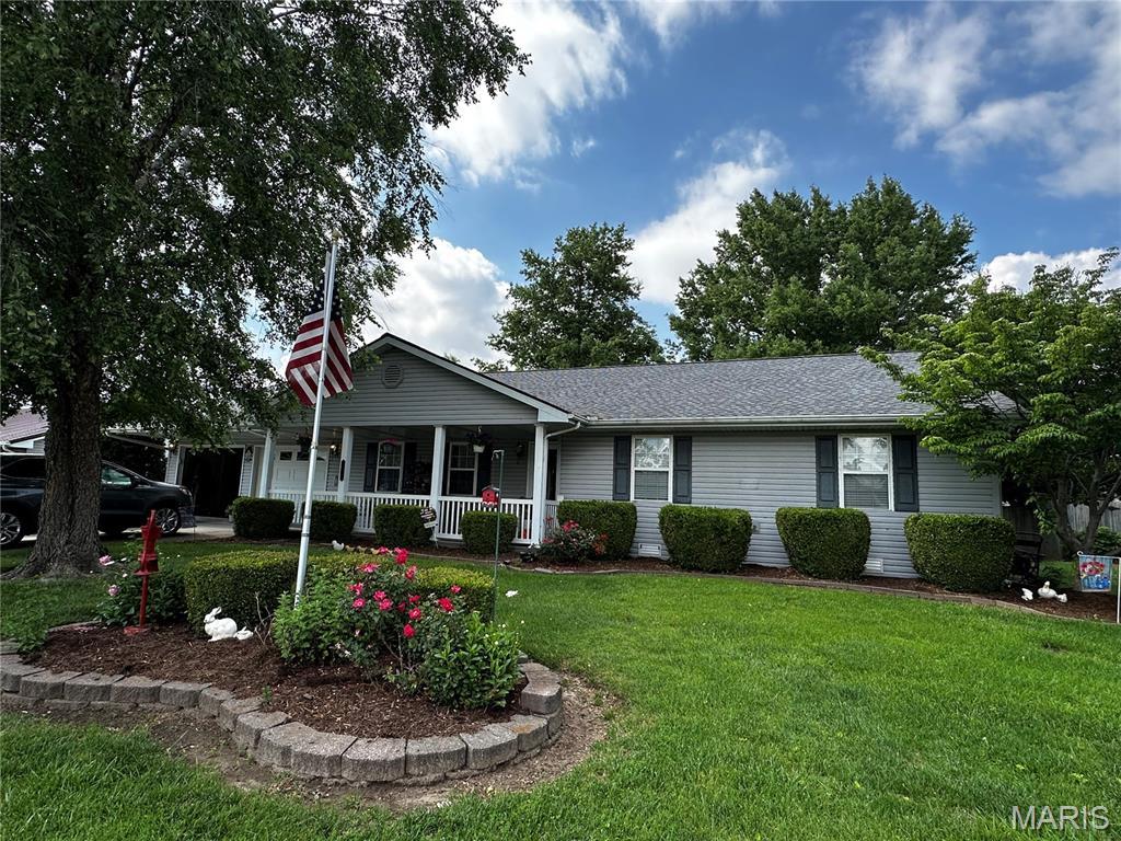 830 Plantation Blvd, Sikeston, MO 63801 - photo 1
