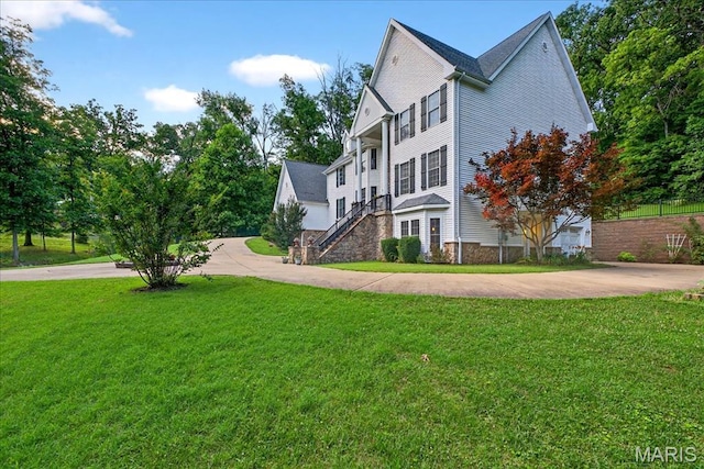 125 Park Lawn Est, Fenton, MO 63026 - view of side of property with a yard