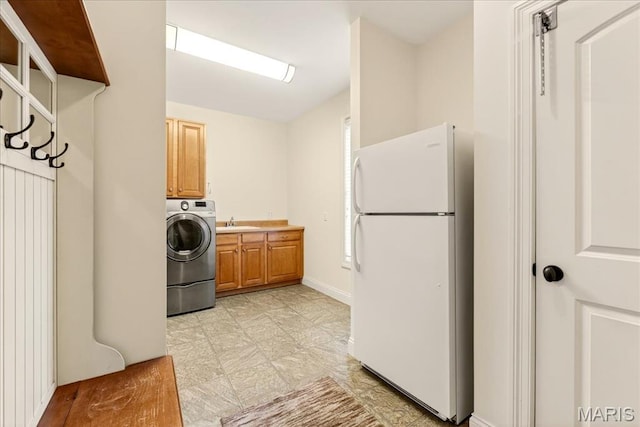 125 Park Lawn Est, Fenton, MO 63026 - laundry room with cabinet space and washer / clothes dryer