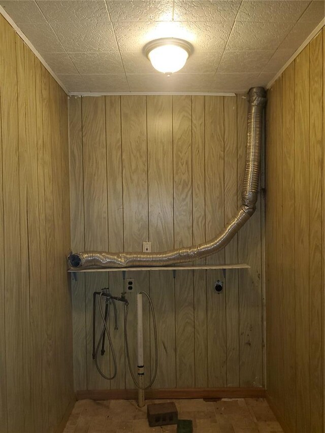 19 Agnes Dr, Cahokia, IL 62206 - detailed view of wooden walls