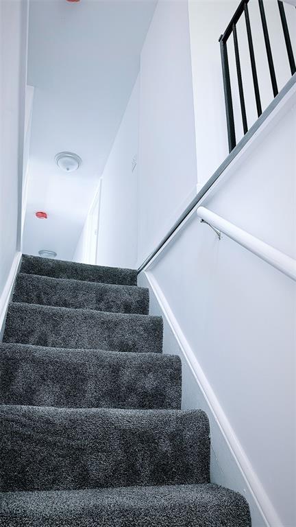 1204 Griefield Pl, Pagedale, MO 63133 - view of stairway