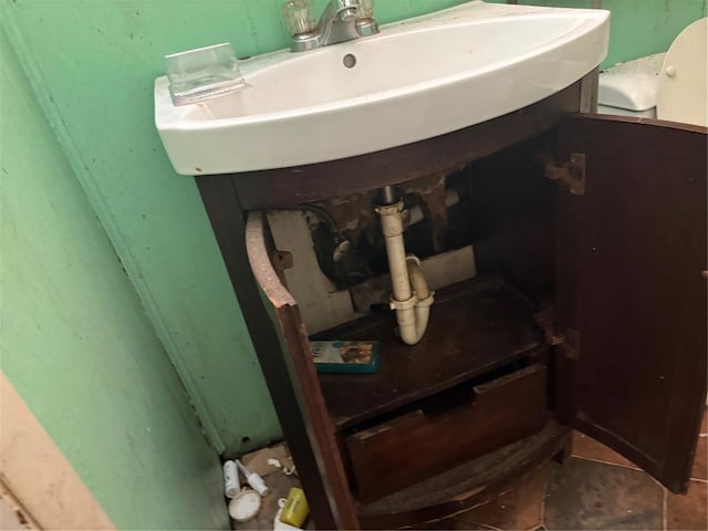 423 Kathryn Dr, Arnold, MO 63010 - half bathroom featuring a sink and toilet