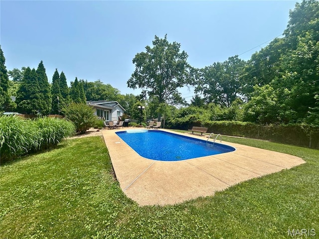14656 Laketrails Ct, Chesterfield, MO 63017 - outdoor pool with a patio and a yard