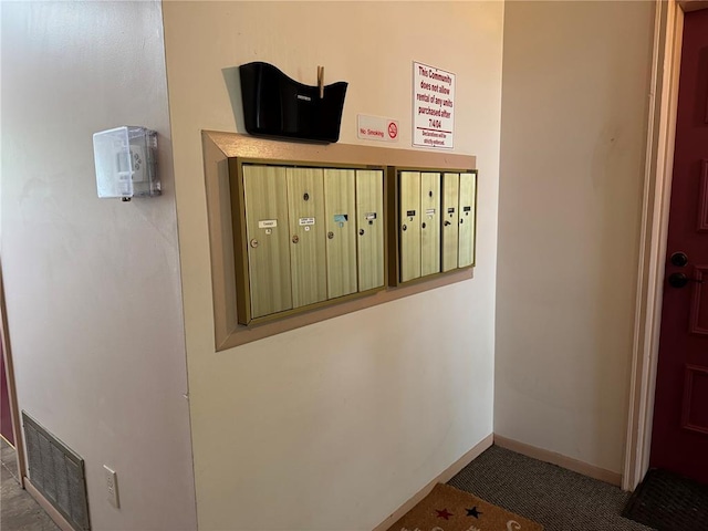 635 Rosetta Dr Unit D, Florissant, MO 63031 - detailed view of baseboards