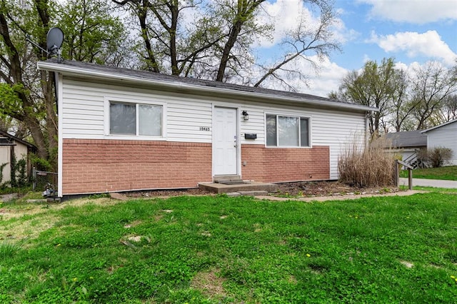 10465 Lord Dr, Saint Ferdinand Township, MO 63136 - photo 2