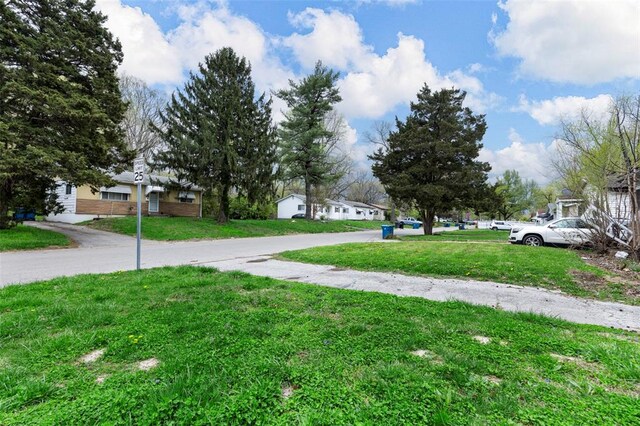 10465 Lord Dr, Saint Ferdinand Township, MO 63136 - photo 32