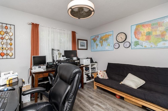 2115 Tower Rd, Lebanon, MO 65536 - home office featuring wood finished floors