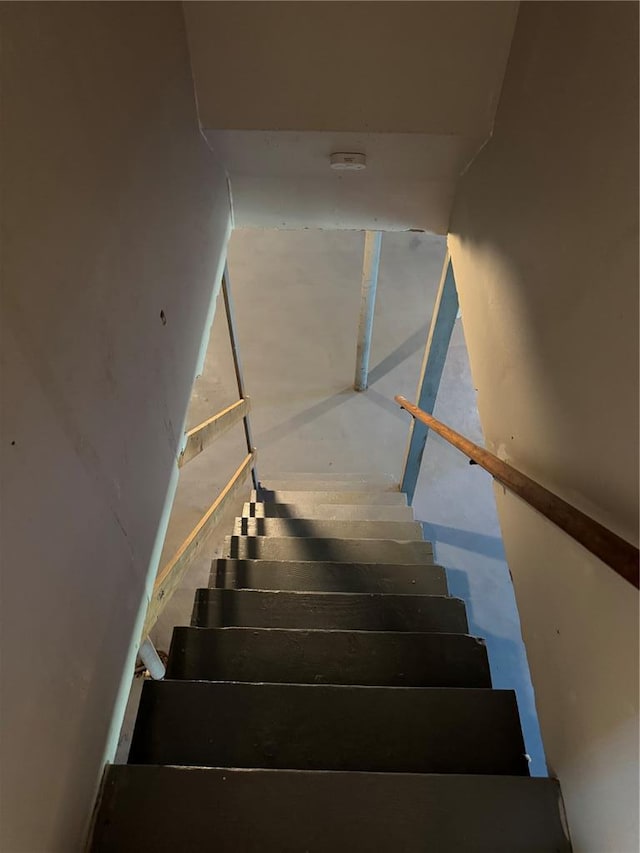 1341 Criterion Ave, Saint Louis, MO 63138 - view of stairway