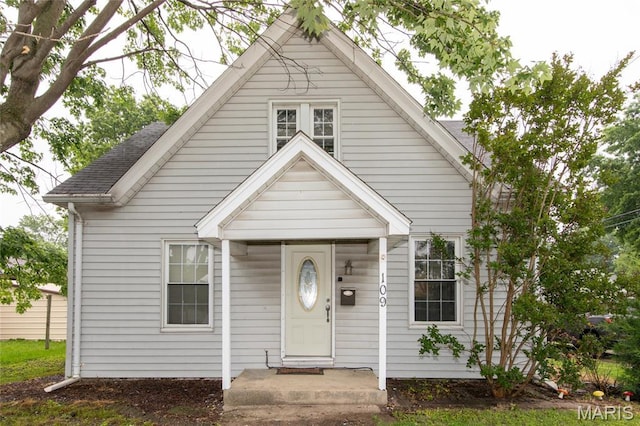 109 E Indiana St, Trenton, IL 62293