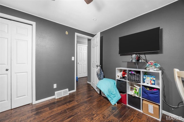2850 S Hwy W, Winfield, MO 63389 - bedroom with wood finished floors and a textured wall