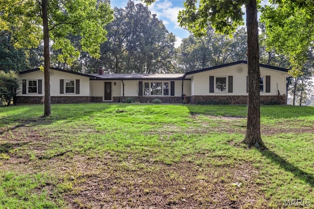 2850 S Hwy W, Winfield, MO 63389 - single story home with brick siding and a front yard