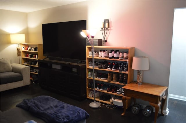 3520 Wismer Rd, Breckenridge Hills, MO 63074 - living room with baseboards