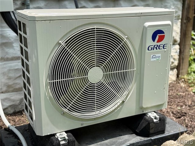 1106 Raab Ave, Belleville, IL 62220 - exterior view of ac unit