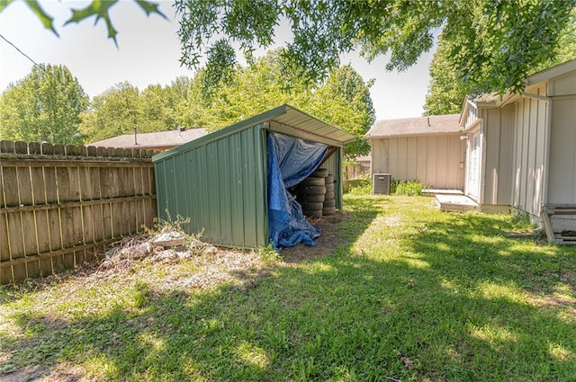 606 N Charles Ave, St James, MO 65559 - view of yard featuring central AC unit
