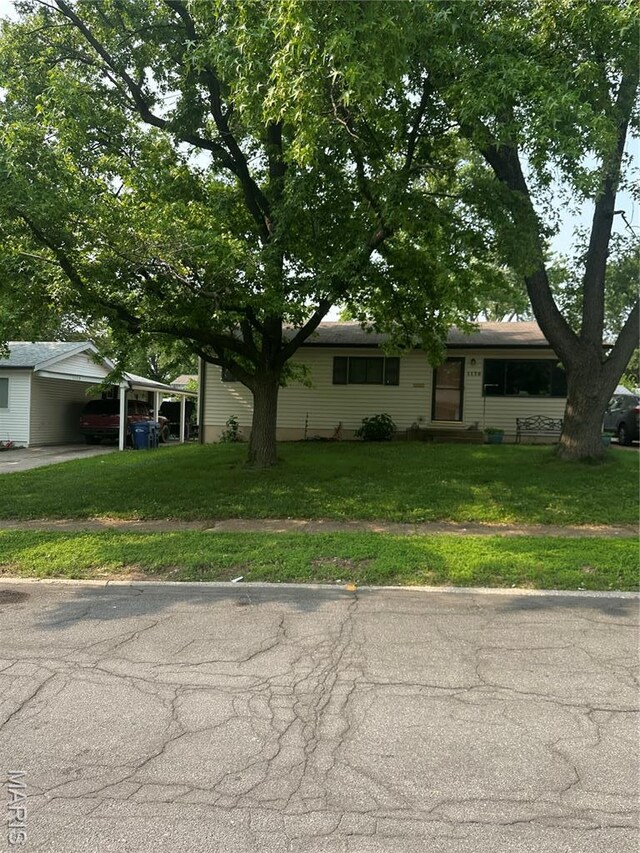 1175 Penhurst Dr, Florissant, MO 63033